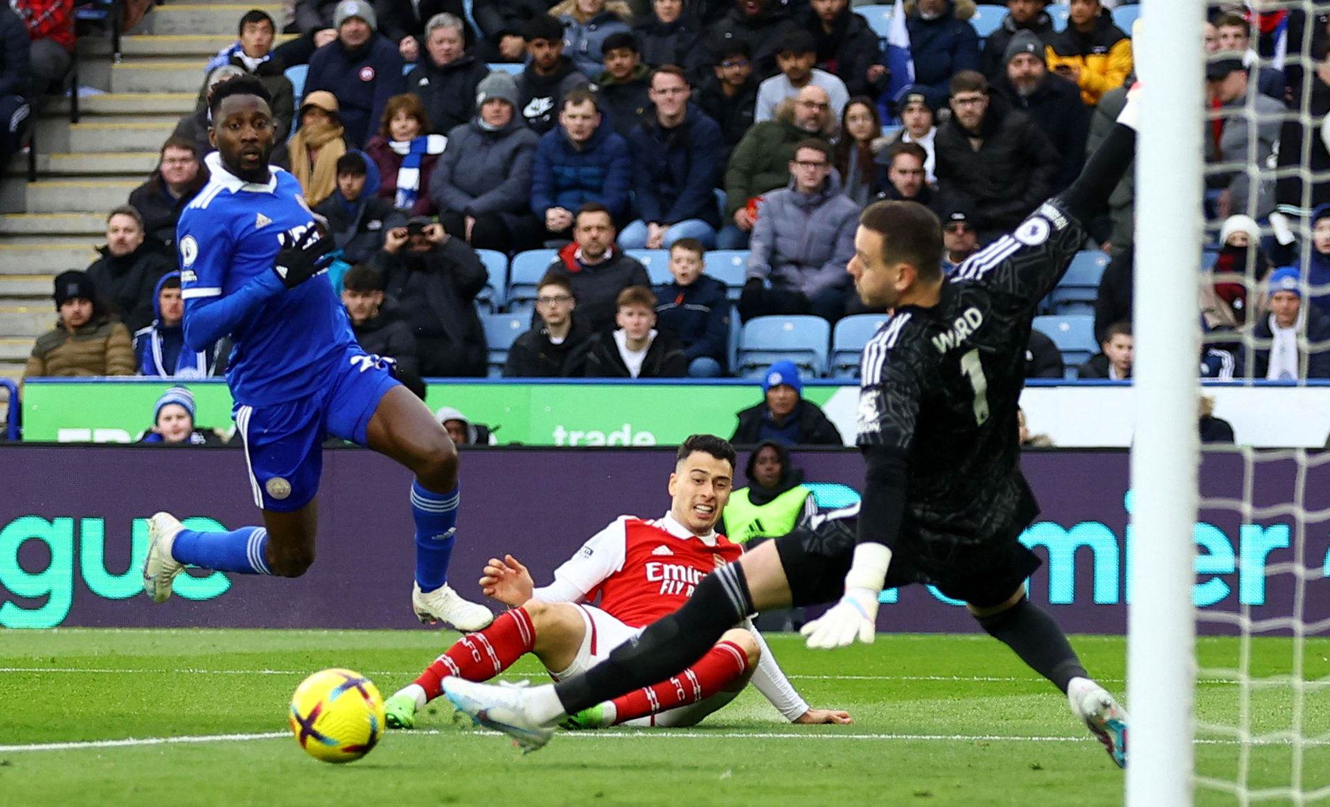 前锋线的衔 前锋线的衔